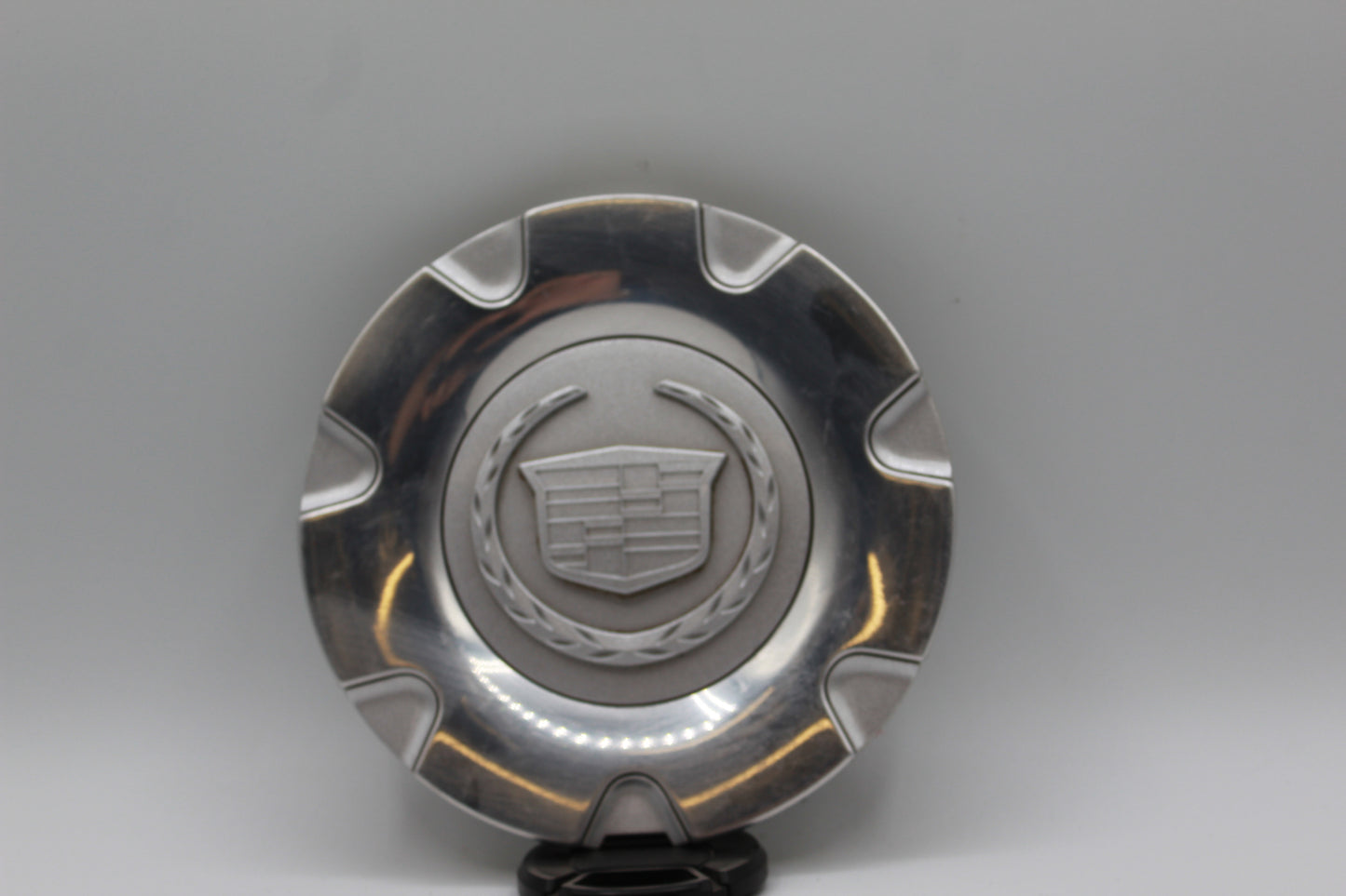 Cadillac SRX center cap 2004-2006 part number 9596275