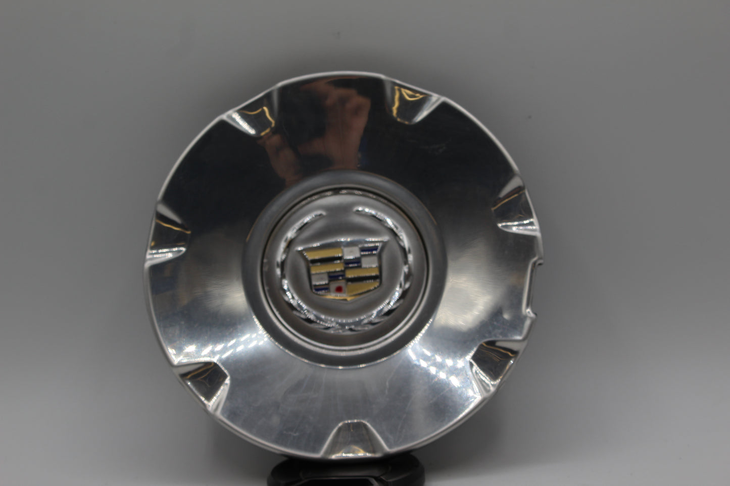 Cadillac CTS or STS center cap, blue/gold emblem, 2004-2008 part # 9595437