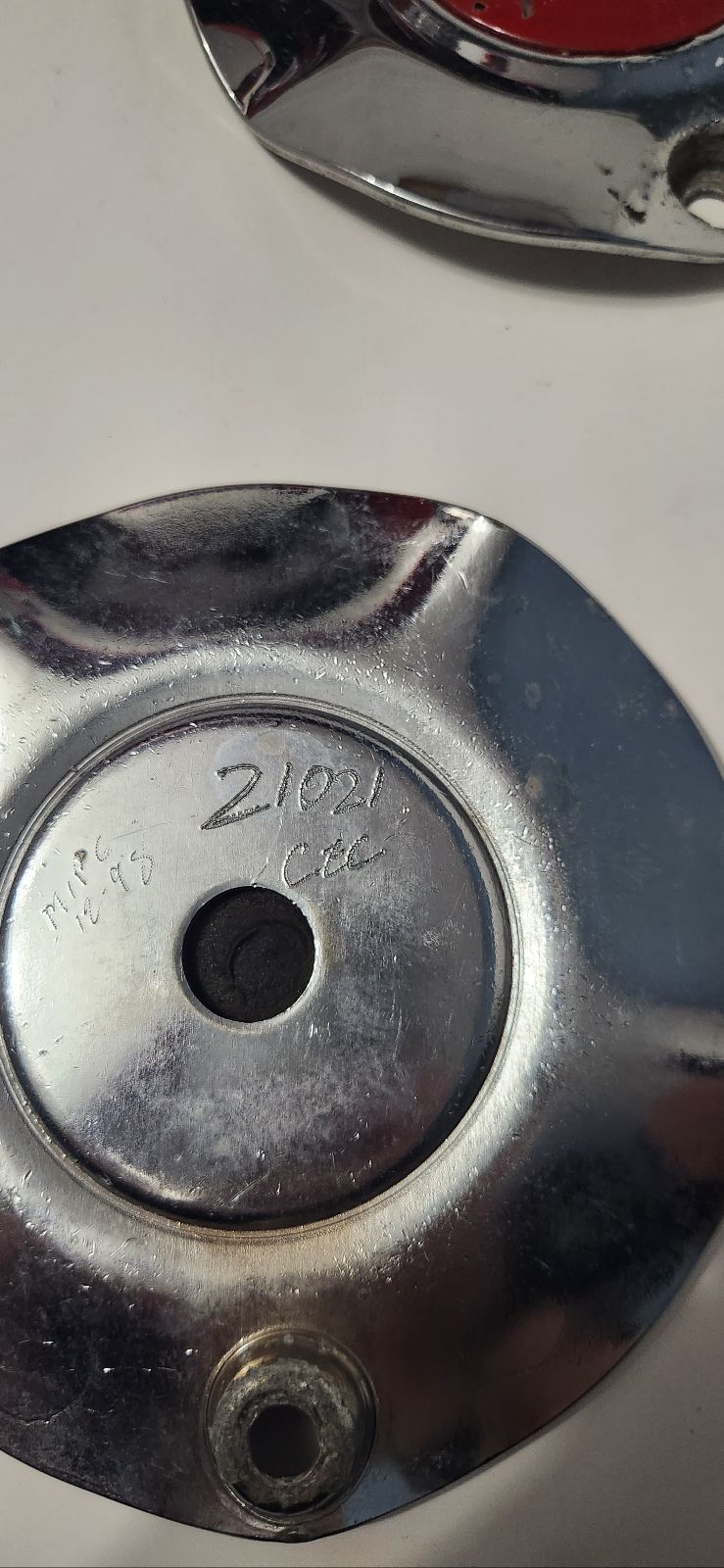 AZEV/ CEC/ UNKNOWN METAL CHROME CUSTOM WHEEL CENTER CAP (21021, 20682 CEC)