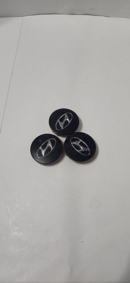 52960 26400 04 05 Hyundai Santa Fe Black & Silver Center Caps set of 4