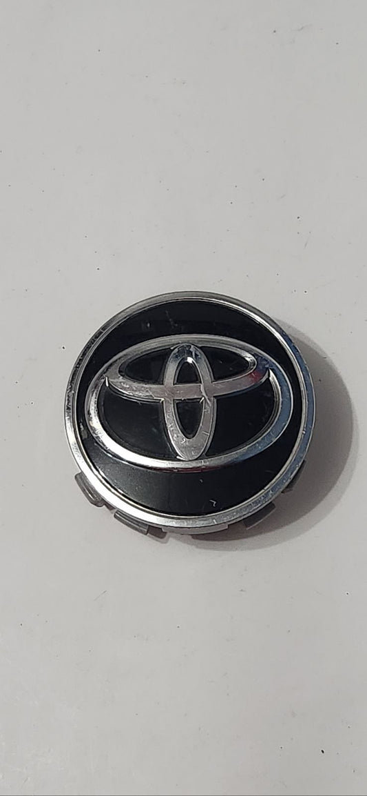 One (1)*OEM Toyota Black & Chrome Center Cap PC+ABS 7 Pacific Co 2.5" 64mm