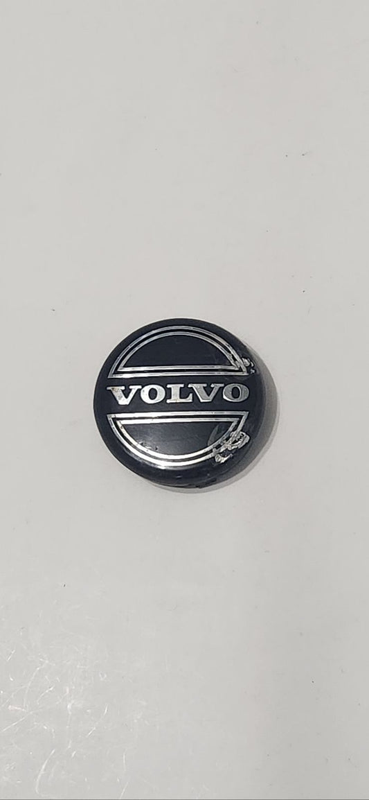 VOLVO WHEEL OEM CENTER CAP # 3546923 USED